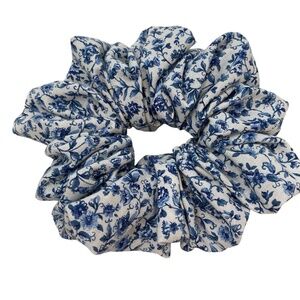 Floral Hair Scrunchie. Multicolor . Medium